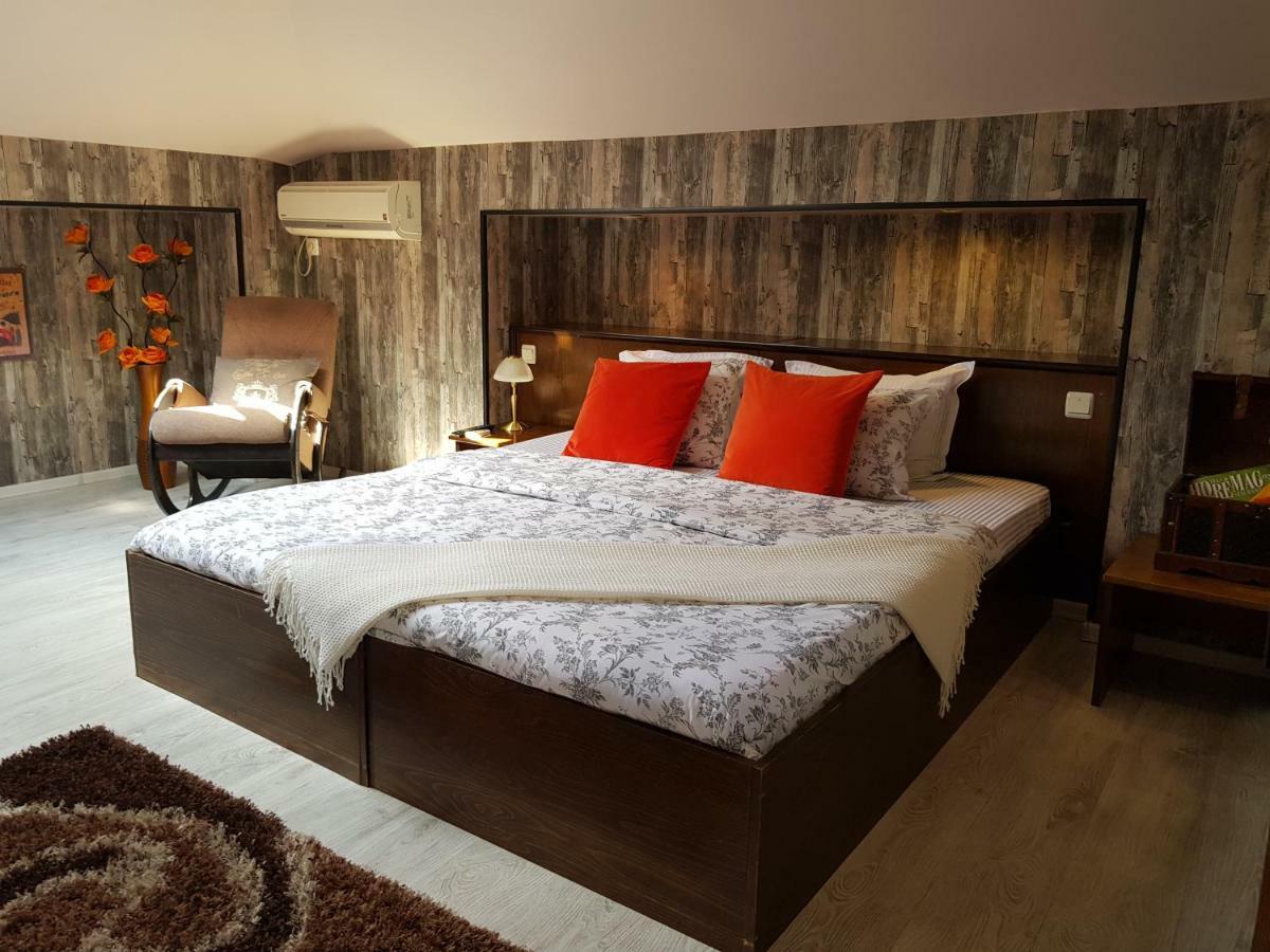 Hotel Minaliat Vek Shumen Ngoại thất bức ảnh